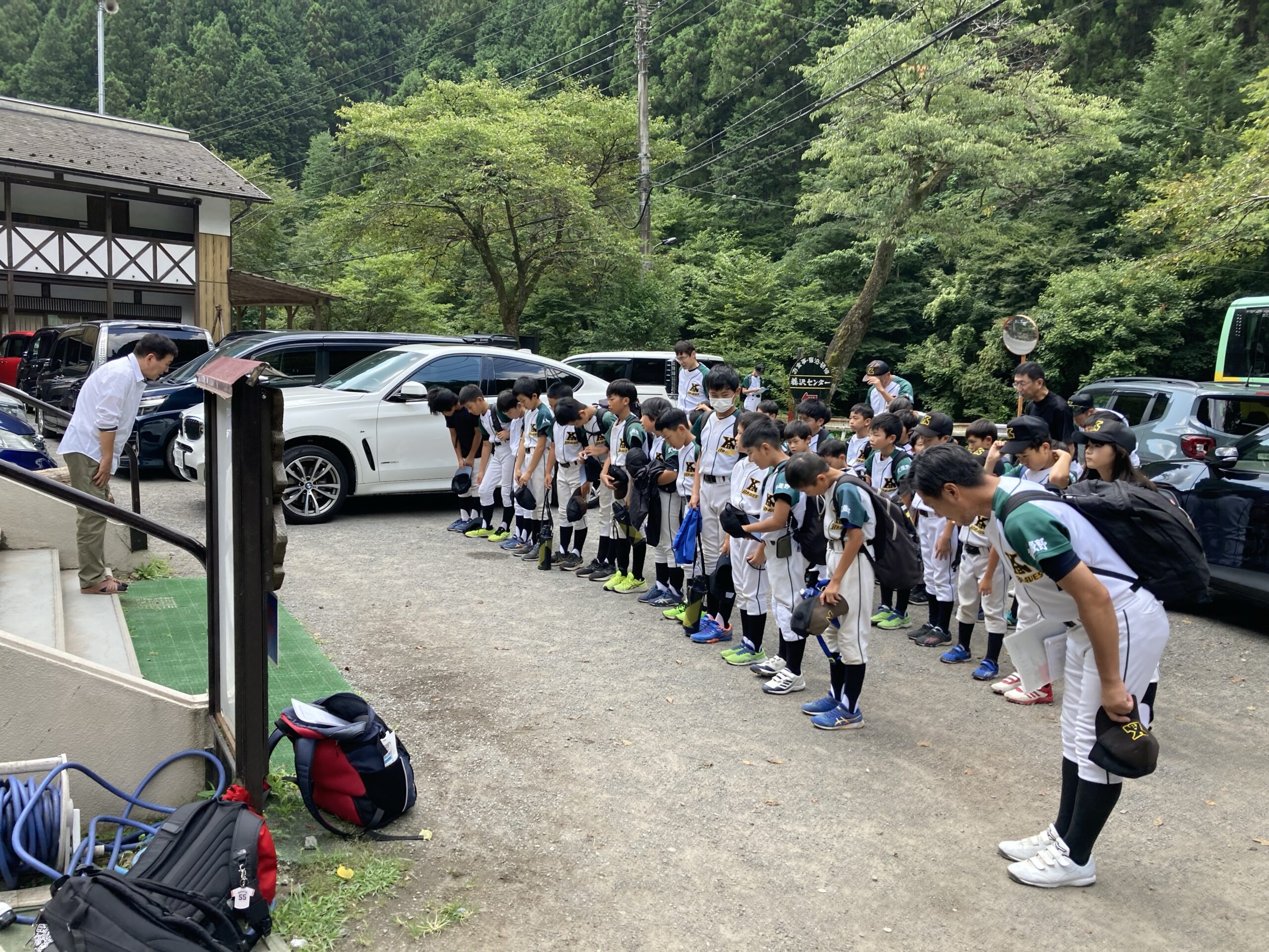 写真：2023年夏合宿 宿舎への挨拶